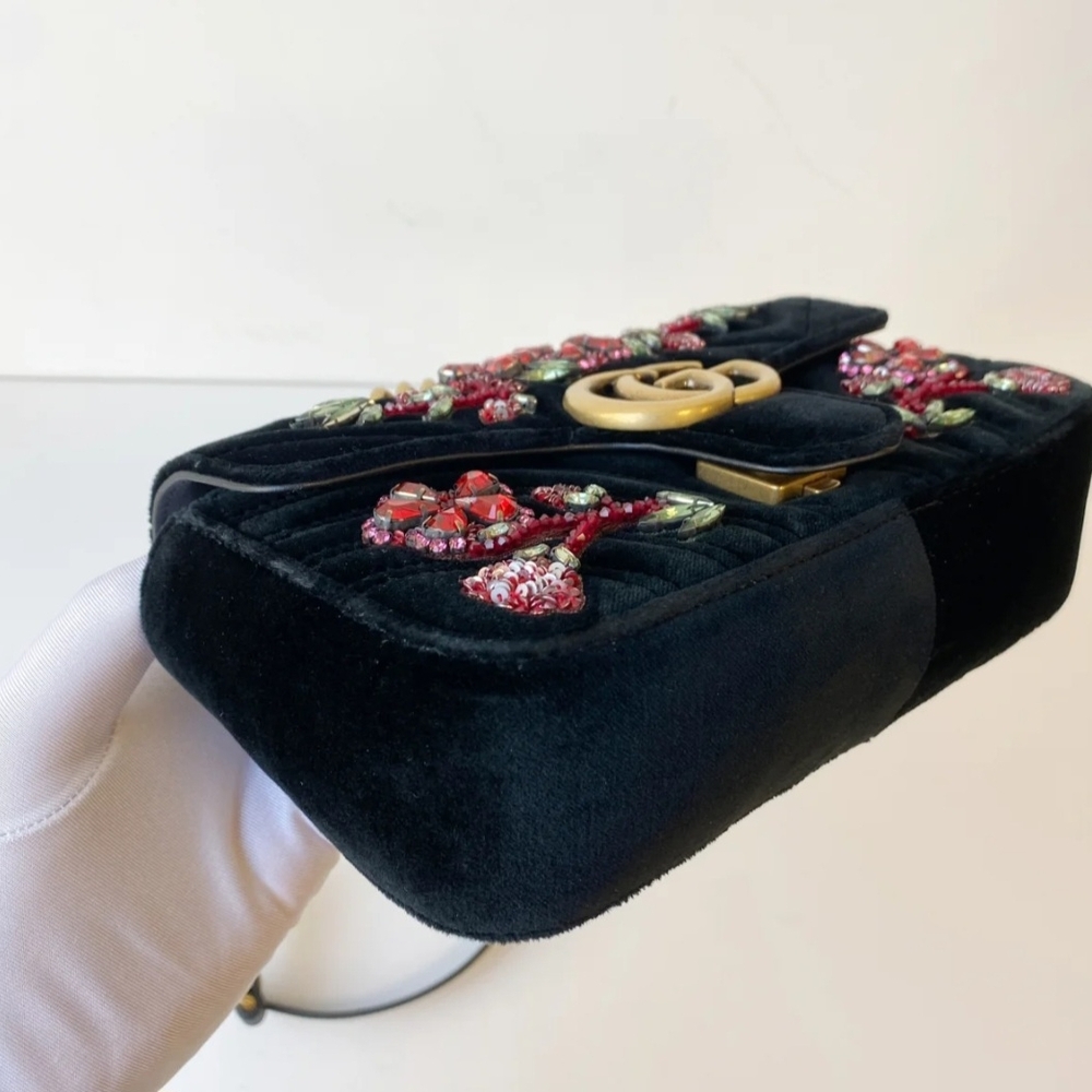 Gucci Marmont Velvet Shoulder Bag - Picture 9 of 16